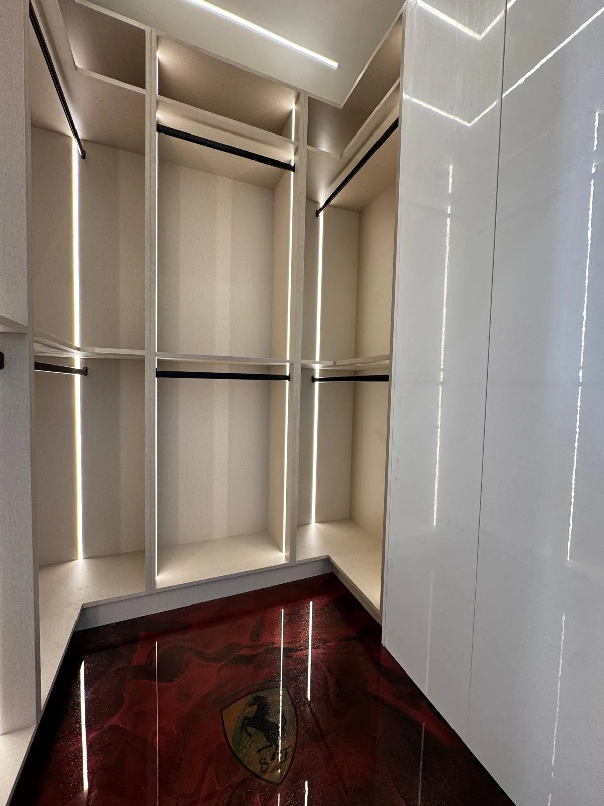 Closet display shelving detail